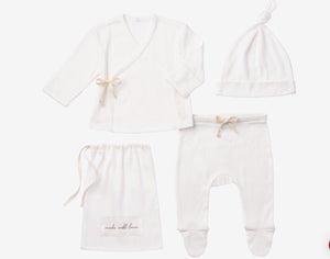 Open image in slideshow, Elegant Baby | WELCOME HOME GIFT SET | Bamboo Layette Set
