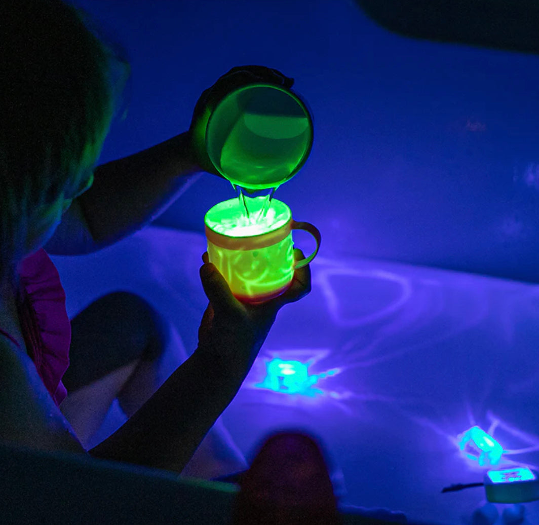 Glo Pals | Water Activated Light Up Cubes